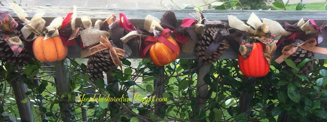 alt=" Pine Cone & Pumpkins Garland Tutorial"