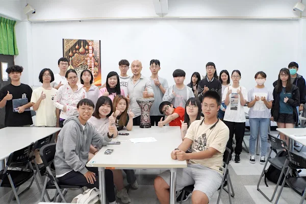 ▲大葉大學通識講座邀請馬儁人分享中東音樂。（記者林明佑翻攝）