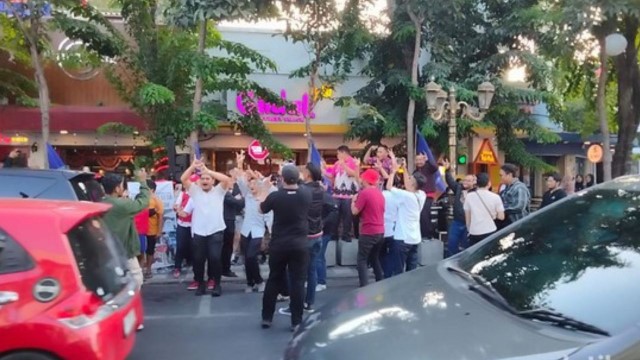 Usai Lakukan Provokasi di Acara Deklarasi Anies-Imin, Relawan Ganjar Malah Bertengkar: 'Nasi Bungkusnya Cuma Pake Kuah dan Sambal!'