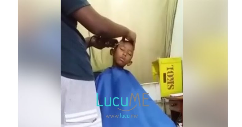  Anak  Kecil Lagi Potong  Rambut  Malah Tertidur Ini Bikin 