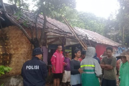 curah Hujan dengan Intensitas Tinggi, Rumah Warga Rusak Parah Akibat Longsor