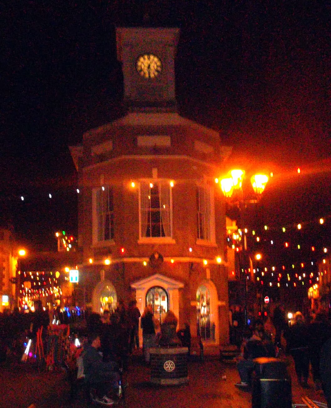 Nigel Fisher's Brigg Blog: BRIGG TOWN COUNCIL CHRISTMAS LIGHTS SWITCH ...