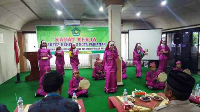 Kepala MTsN 1  Pariaman Nur Eliwati Bangga,  Group Handroh Bisa Tampil Memuaskan Pada Raker Kamenag Kota Pariaman 