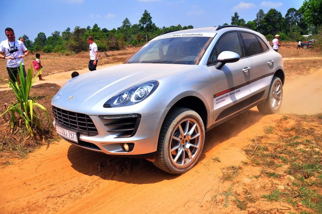 Porsche Macan và Cayenne