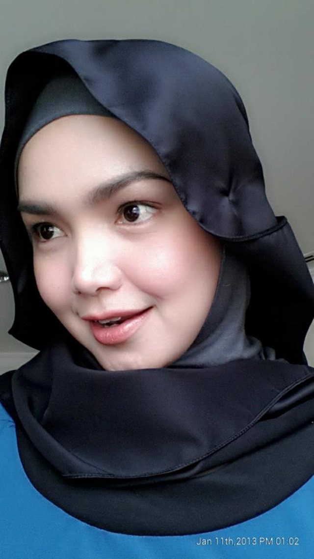 5 Gambar Comel Siti Nurhaliza Bertudung  Sempena Hari Lahir 