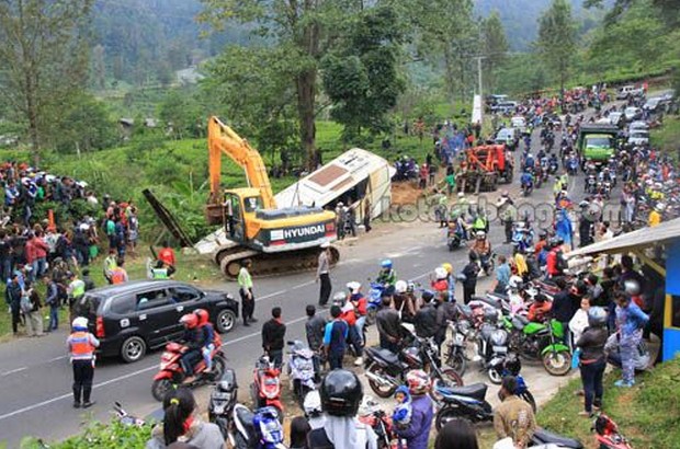 5 Jalan Di Indonesia Yang Kesohor Sangat Angker  Ceriwis 