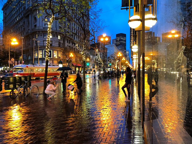 Market St. stroll in the rain