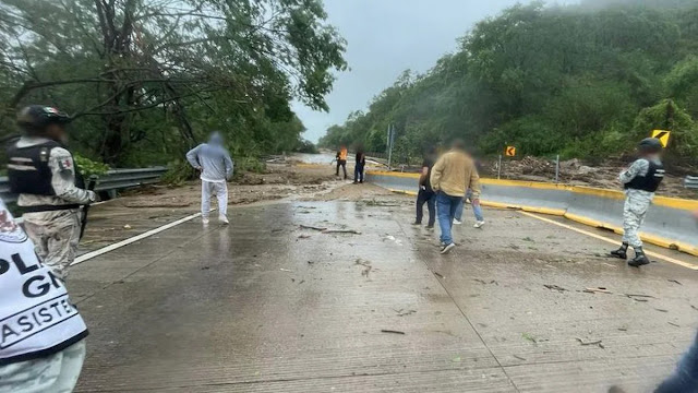 Declaran estado de emergencia en Guerrero tras paso del Huracán Otis; autobuses salen esta noche desde Acapulco a Taxqueña