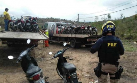 Operação da PRF apreende mais de 100 motocicletas em Jequié