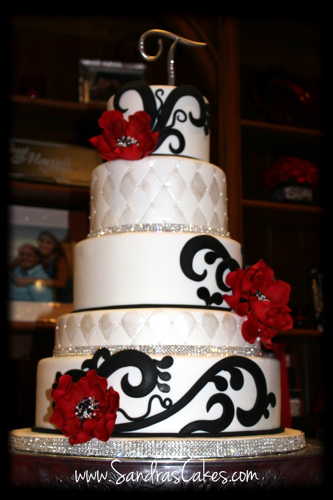 really cool wedding cakes Posted by Sandra's Cakes at 4:50 PM