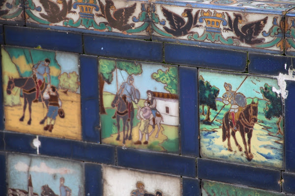 El plan incluye la "puesta en valor" de los azulejos sobre el Quijote en la Finca Munoa