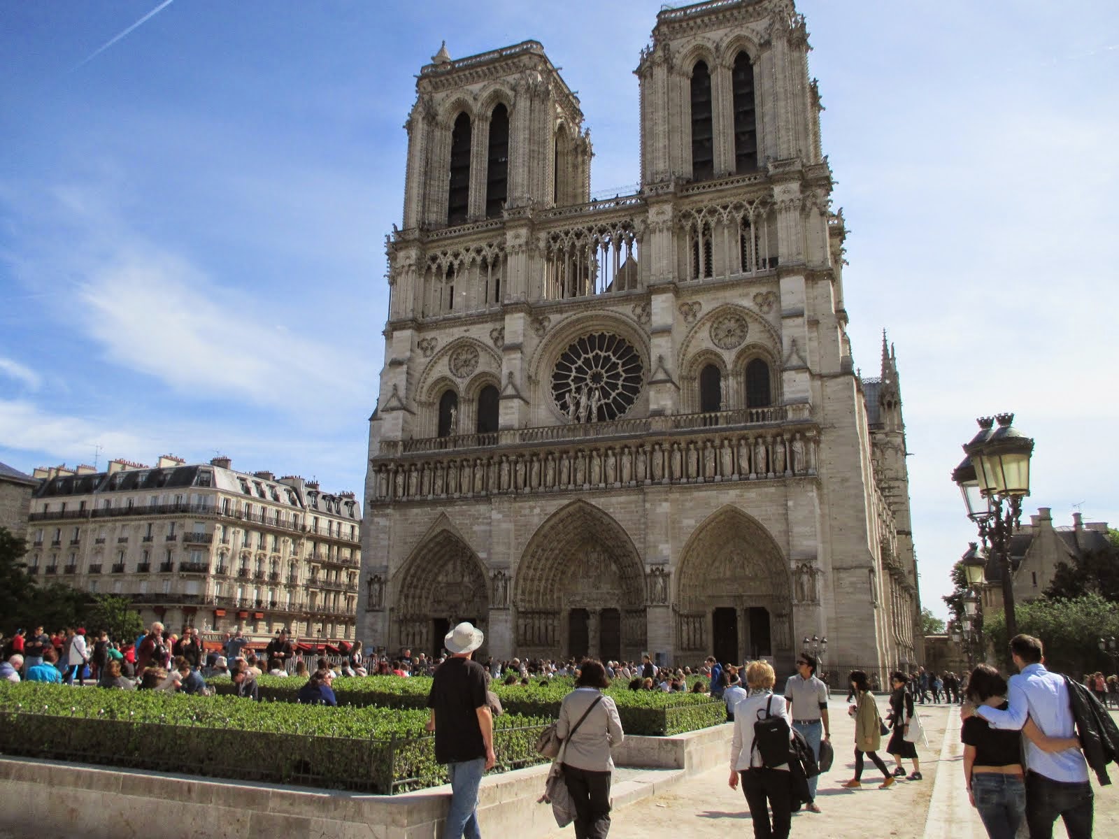 L'INCONTOURNABLE NOTRE DAME DE PARIS