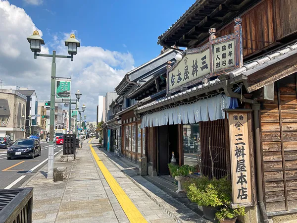 古い街並みが残る蔵の街大通り