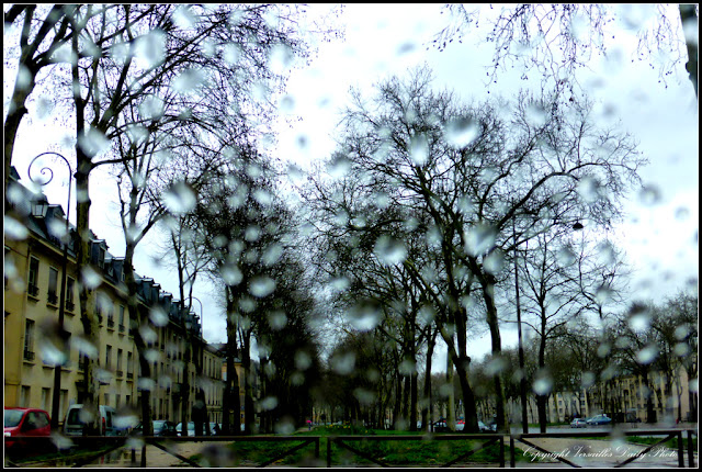 Pluie Avenue de Paris à Versailles Rain