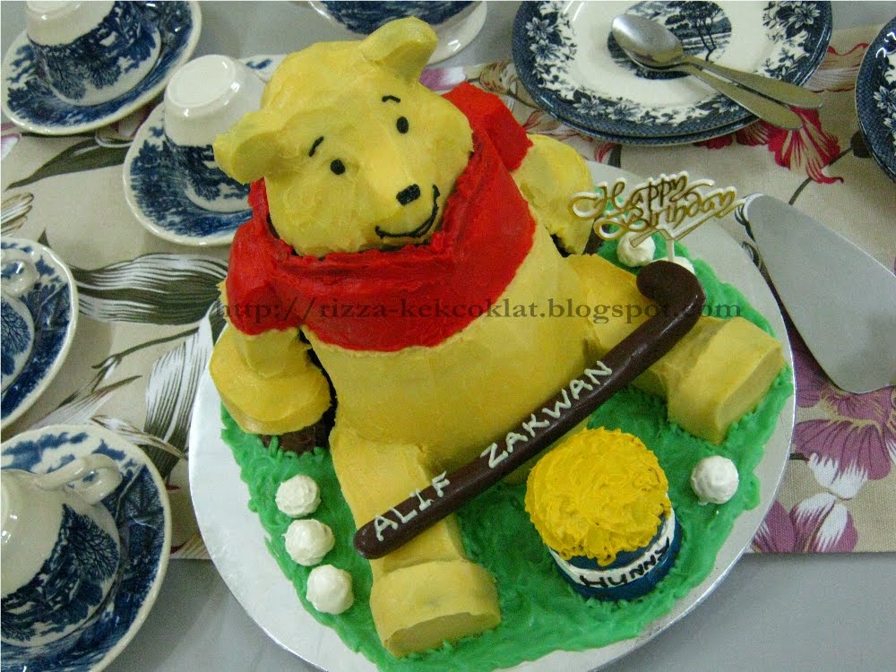 Rizza Kek Coklat: Kek "Winnie The Pooh"