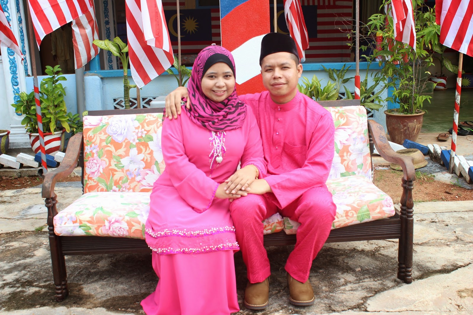 Adieyza Baju Kurung dan Baju Melayu Sedondon Suami Isteri 