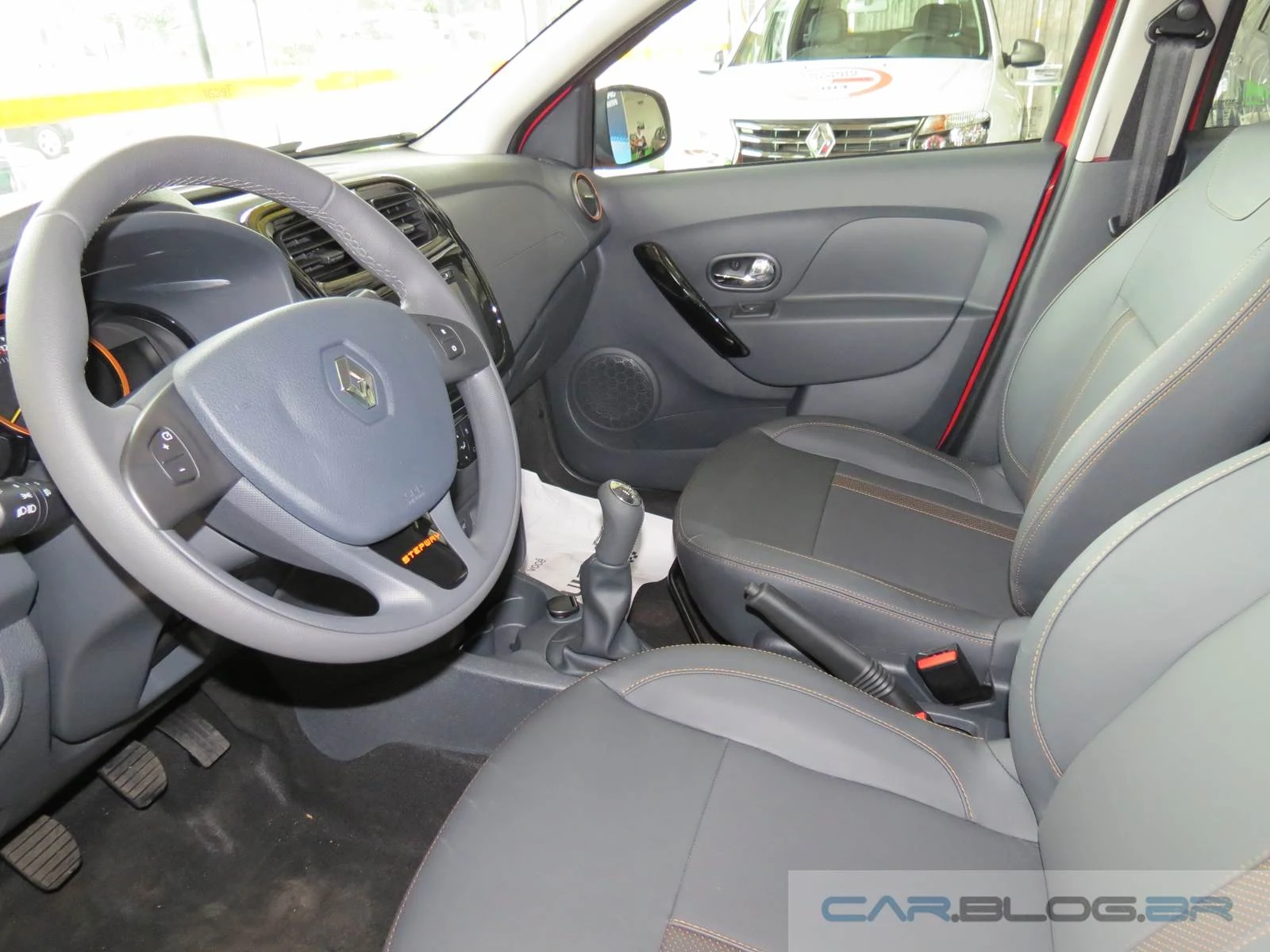 Renault Sandero Stepway 2015 - interior