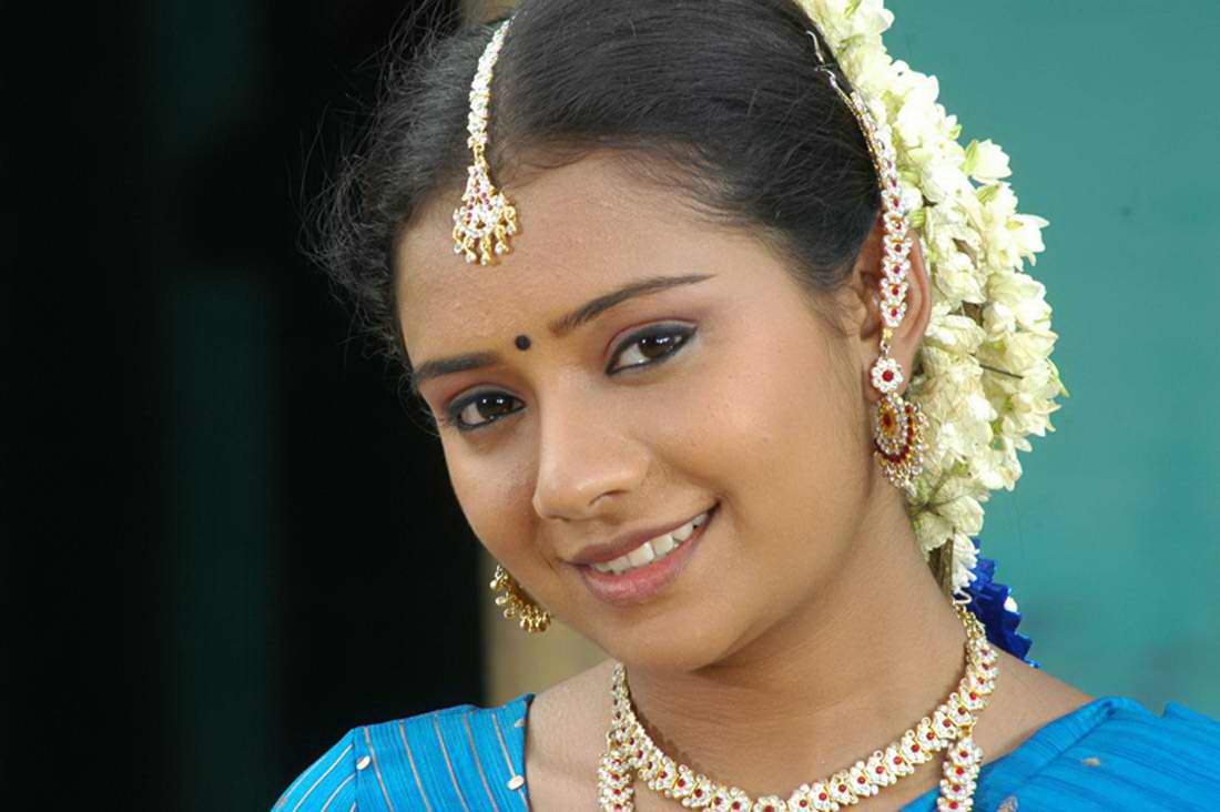 Suchitra Unni Pics - Indian Actresses Wallpapers Gallery