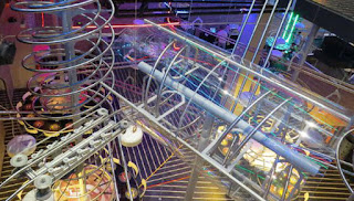 Restoran Canggih di Abu Dhabi dengan Pelayanan Roller Coaster
