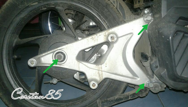 Cara ganti kanvas rem roda belakang Honda Vario 125 