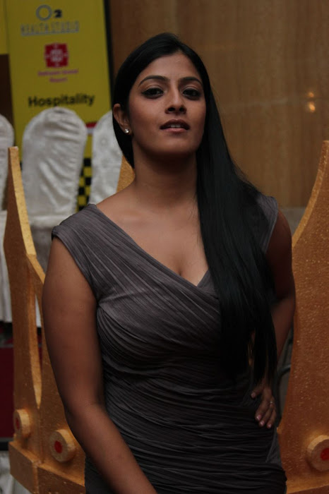 varalakshmi at jk tyre - duchess all women’s car rally 2012 prize distribution ceremony hot images