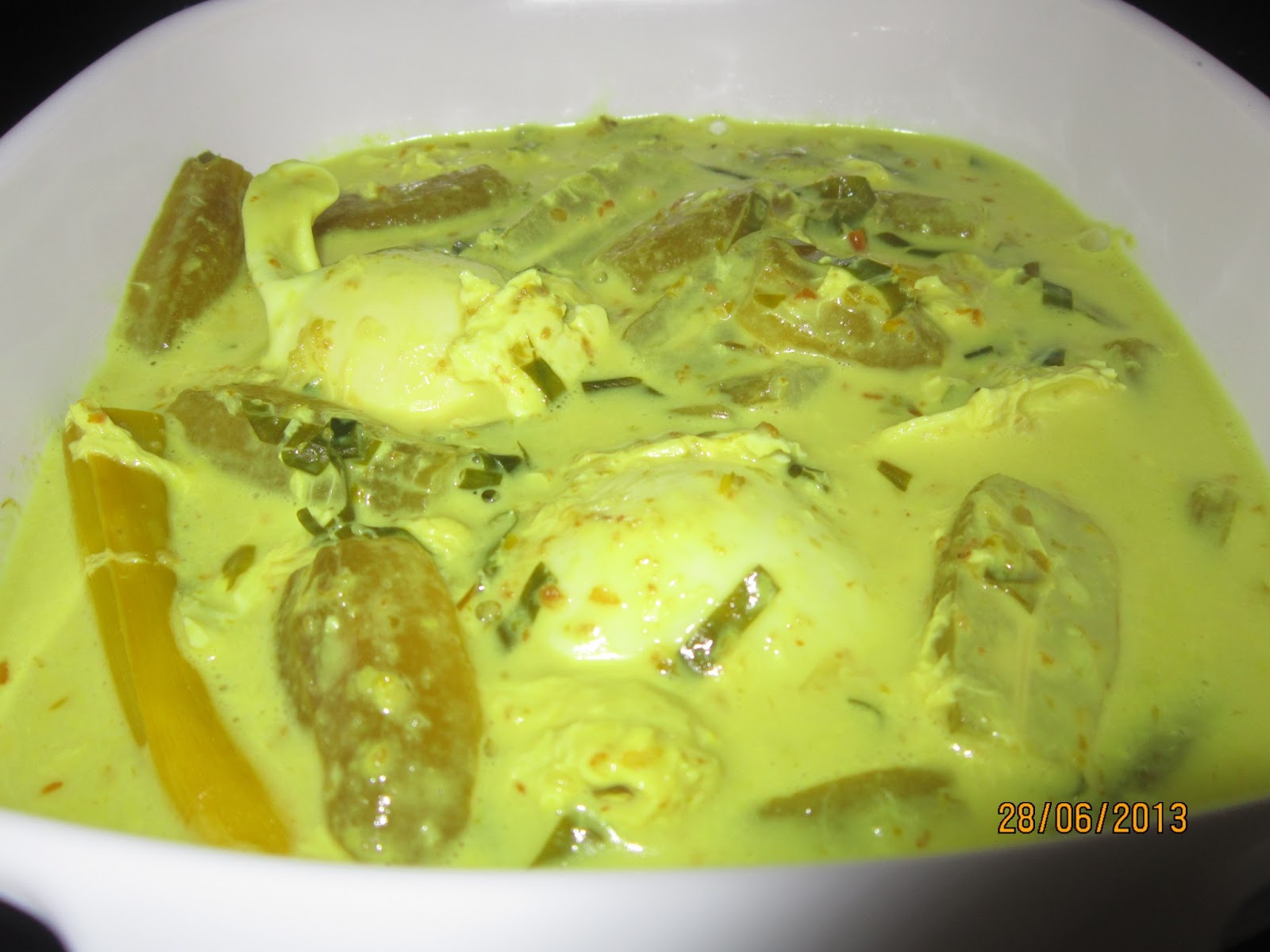 GULAI LEMAK CILI API TELUR ITIK-BELIMBING BULUH  Resepi 