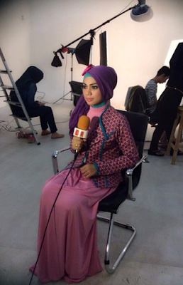 gaya hijab ala indah nevertari, model hijab Indah Nevertari Rising Star, gaya busana muslim ala juara Rising Star Indah Nevertari, Gambar penampilan berbusana muslim modis ala Indah Nevertari, Foto Busana muslim Ala Indah Nevertari