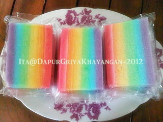   Dapur Griya Khayangan: Rainbow Puding