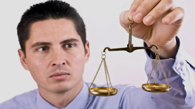المحامون العراقيون حالهم الان كالاتي 