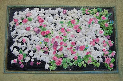 Roses Eggshell Mosaic