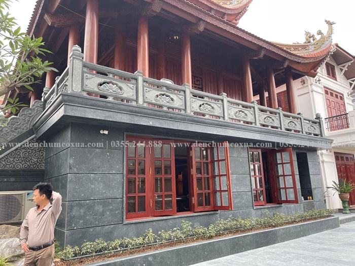 Hành trình tìm đèn cổ cho nhà thờ gia tiên gỗ trên tầng 2 tại Hà Nội