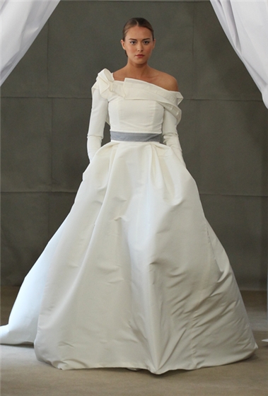 Carolina Herrera Wedding Dress 6