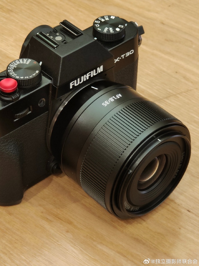 Объектив TTArtisan AF 35mm f/1.8 с камерой Fujifilm X-T30