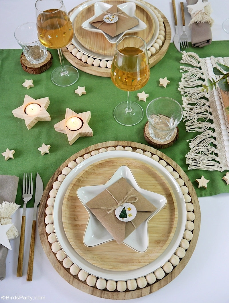 Table de Noël Nature avec Décoration DIY Faciles - décor de table à faire soi-même. Ce décor repensé est rapide, facile et économique!