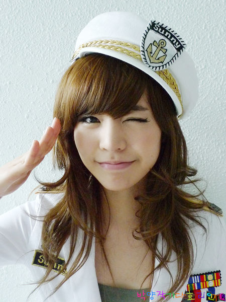 Sunny aka Lee Sun-Kyu (이순규). arghh one word to describe her - CUTE!