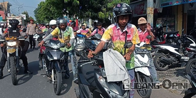 HARI KELULUSAN HARUSKAH ANARKIS?