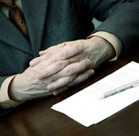 http://lokerkarir.blogspot.com/2011/10/bagaimana-menjawab-pertanyaan-wawancara.html