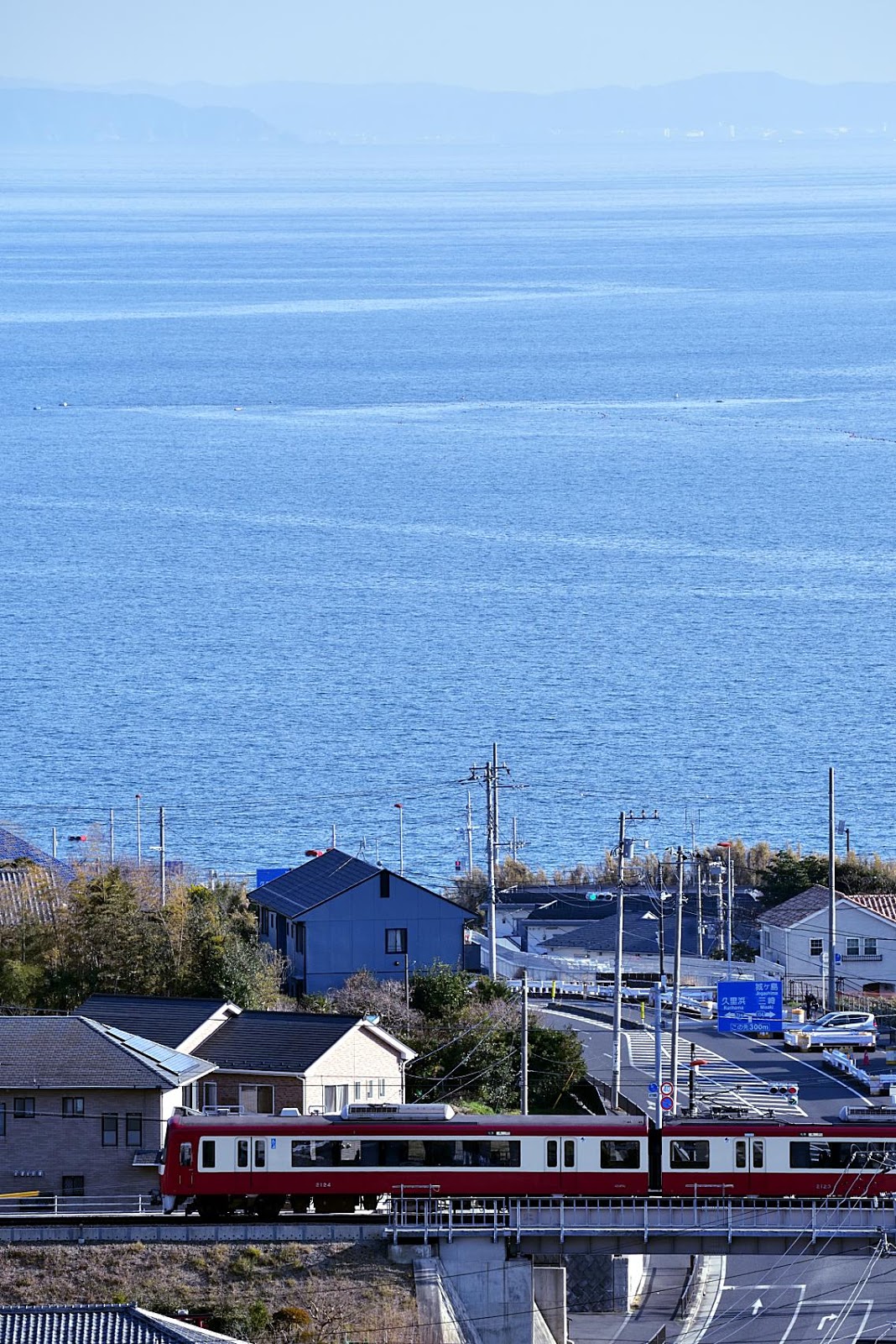 京急のある風景 青い空 青い海 京急久里浜線