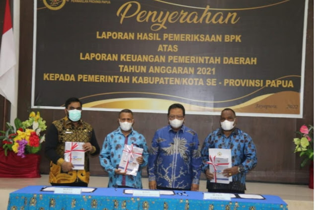 BPK Papua Serahkan LHP atas LKPD Yahukimo, Nduga dan Pegunungan Bintang