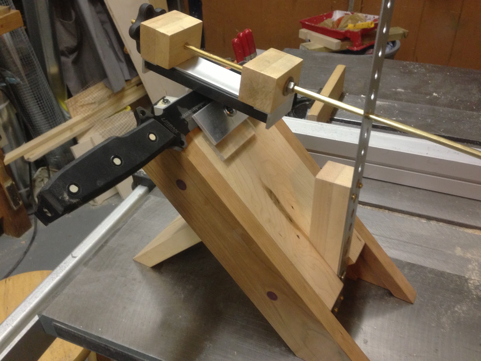 Bruster's Blog: MY LATEST PROJECT - KNIFE SHARPENING JIG