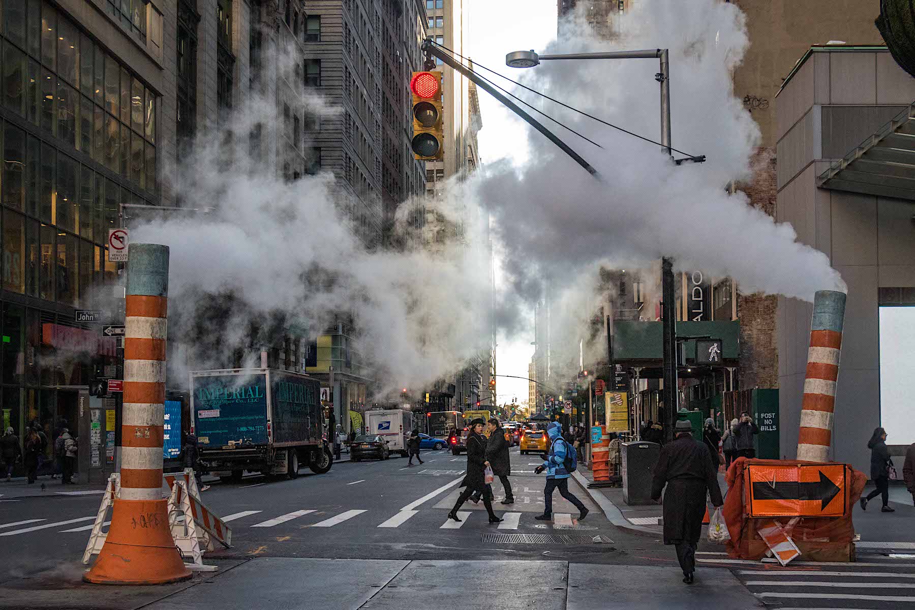 Vapor d'aigua als carrers de Nova York (EUA)