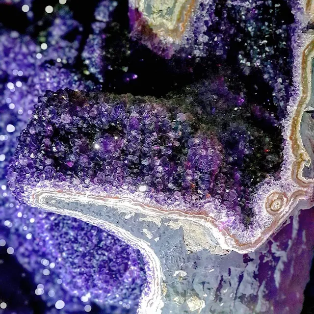 The right side of the Largest amethyst geode