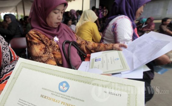 INFO TERBARU !! GURU NON PNS BOLEH MENGIKUTI SERTIFIKASI GURU Tahun
ini, INI DIA SYARAT-SYARATNYA