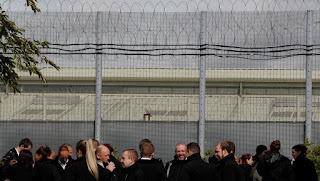 Prisons au Royaume-Uni: les surveillants alertent sur la violence carcérale