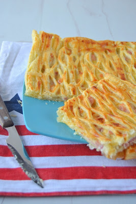 http://larosadulce.blogspot.com.es/2012/10/empanada-de-pizza-ingredientes-120-grs.html