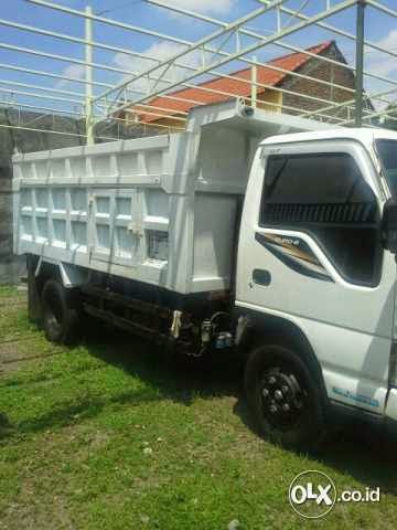  Dump  Truk  Isuzu Elf  Hd 125 Ps Th 2011 Truk  Bekas  