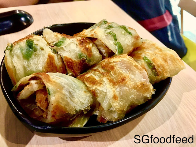 Sgfoodfeed singapore tiong bahru 盐酥鸡葱抓饼