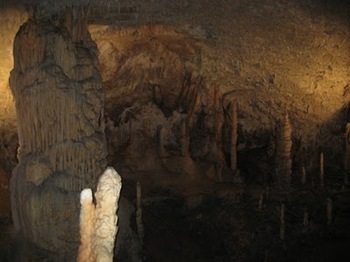 cave_castle_slovenia_16