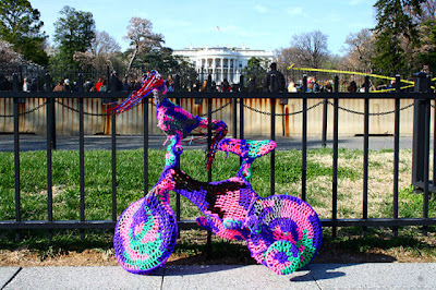 Crochet Art of Olek Seen On lolpicturegallery.blogspot.com