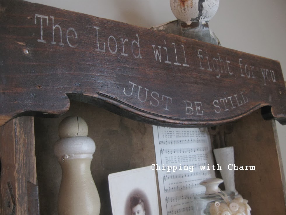 Chipping with Charm:  Top 3 Posts 2013, Couple of Drawers and a Sign...http://www.chippingwithcharm.blogspot.com/